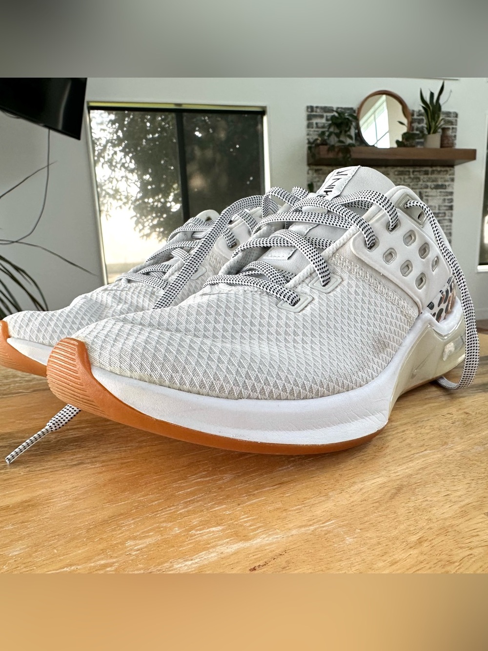 Women’s Nike Sneakers - Picture 10 of 11